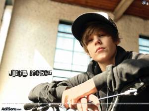justin-bieber-bakarkene.jpg